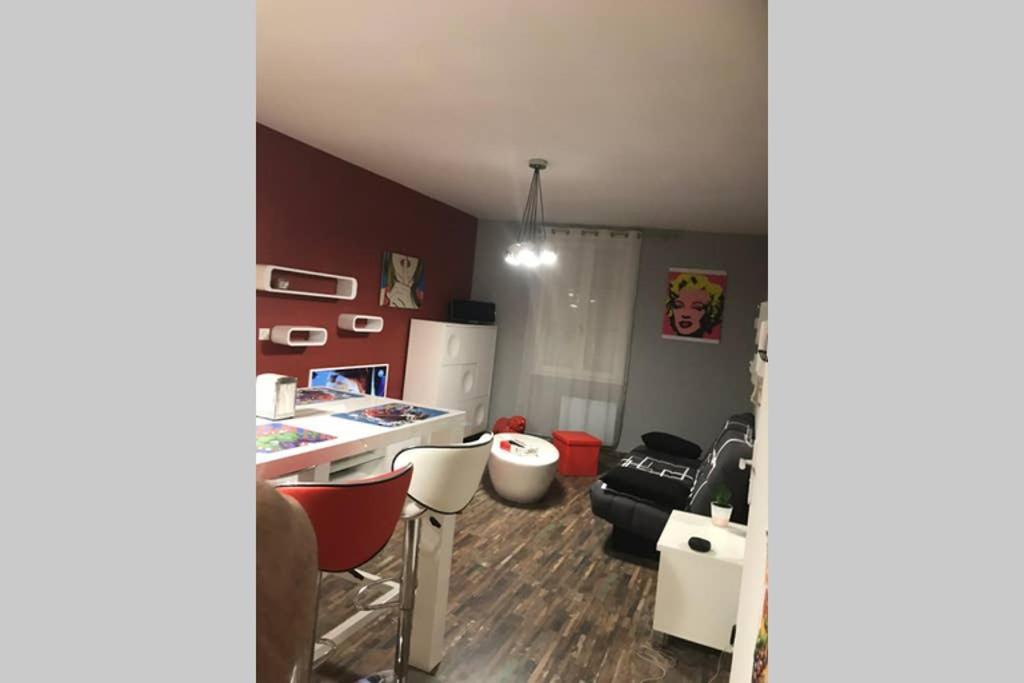 Appartement Style Pop Art Avec Garage Centre Historique Безьє Екстер'єр фото